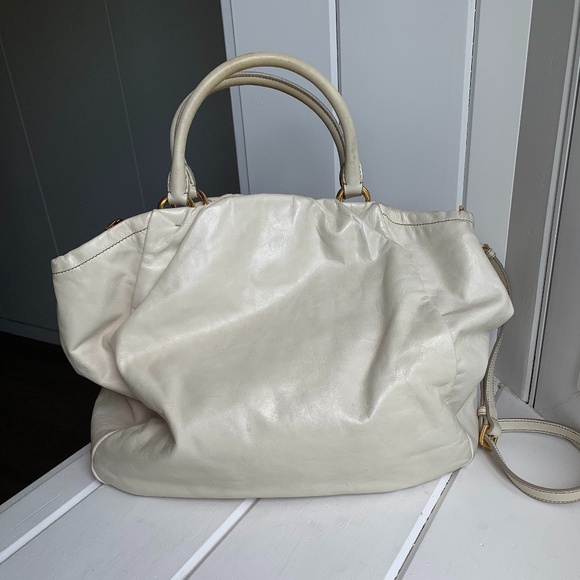 Prada (100% authentic) white handbag - Picture 4 of 7